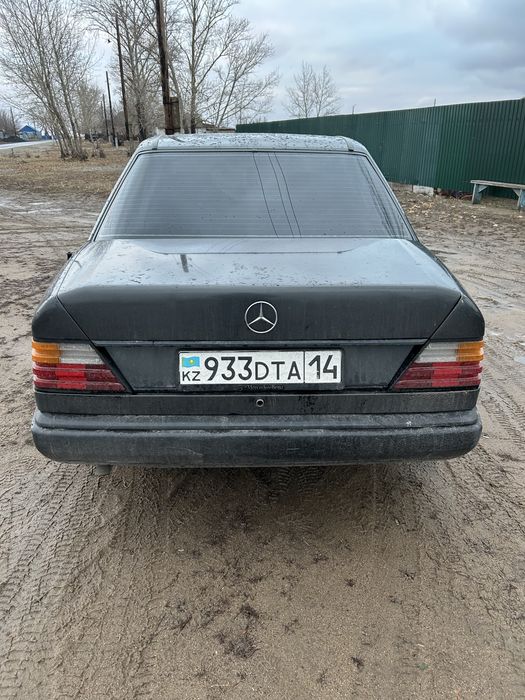 Mersedes e230 w124 kuzov