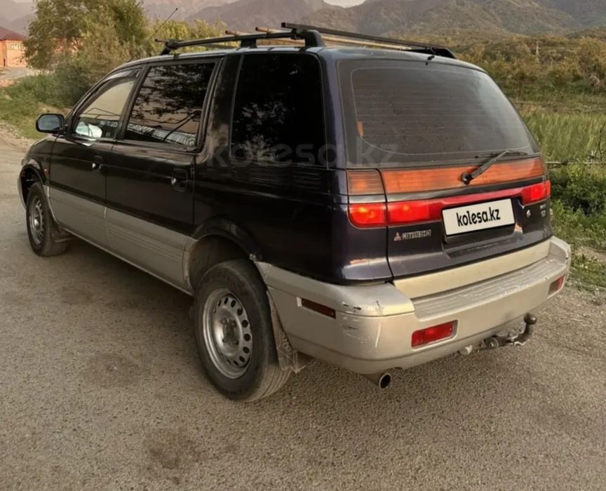 Mitsubishi space wagon