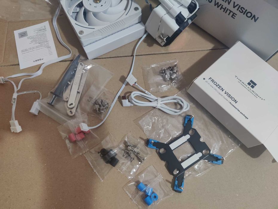 Cooler AIO Thermalright Frozen Vision 240 Display