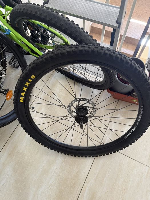 Set roti 27,5 aproape noi