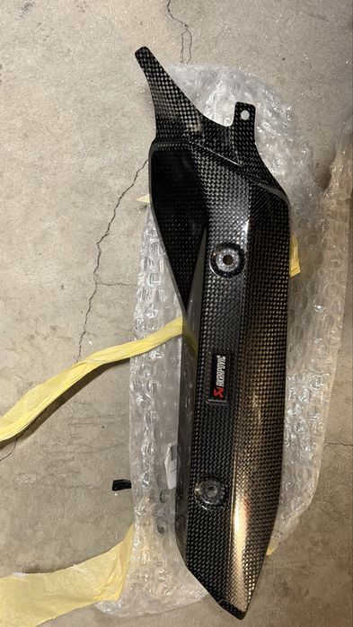 Evacuare Akrapovič KTM 690 Enduro R / SMC R + protecție carbon