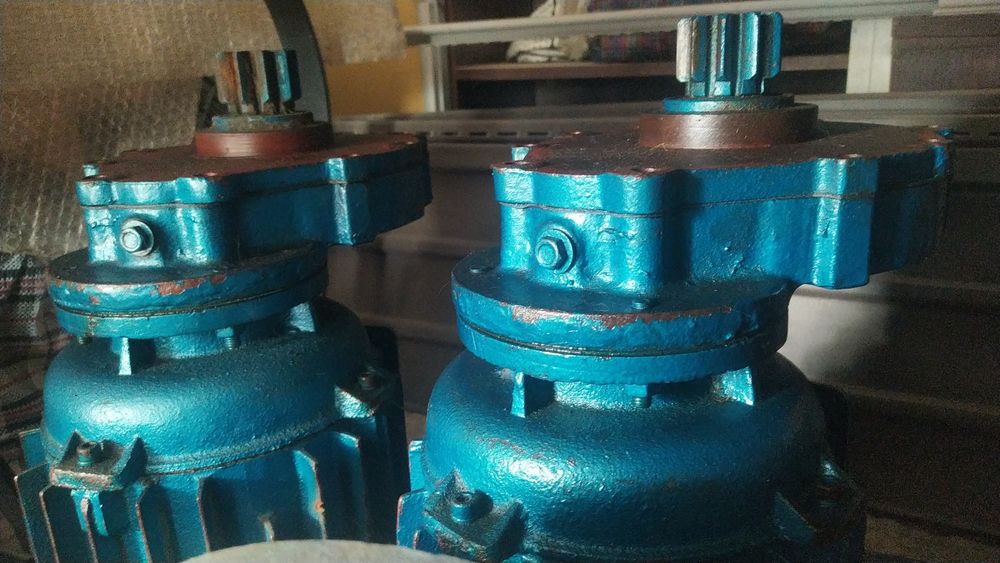 Продам электродвигателя