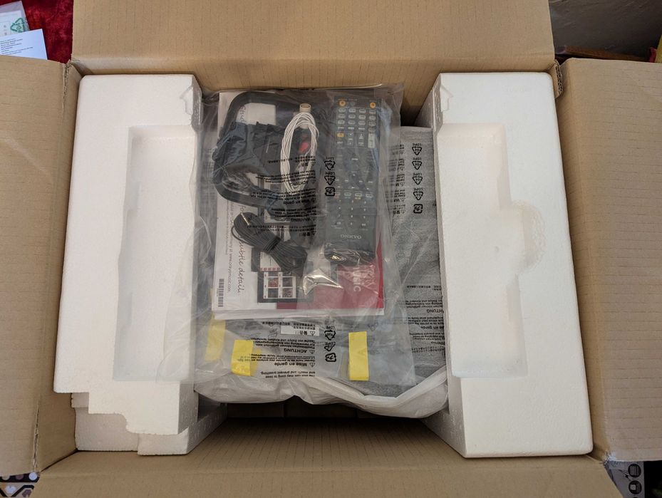 Receiver 4K UHD Dolby Atmos Onkyo TX-SR444