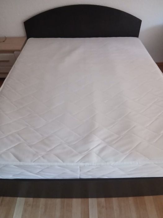 Pat matrimonial cu saltea 160x200