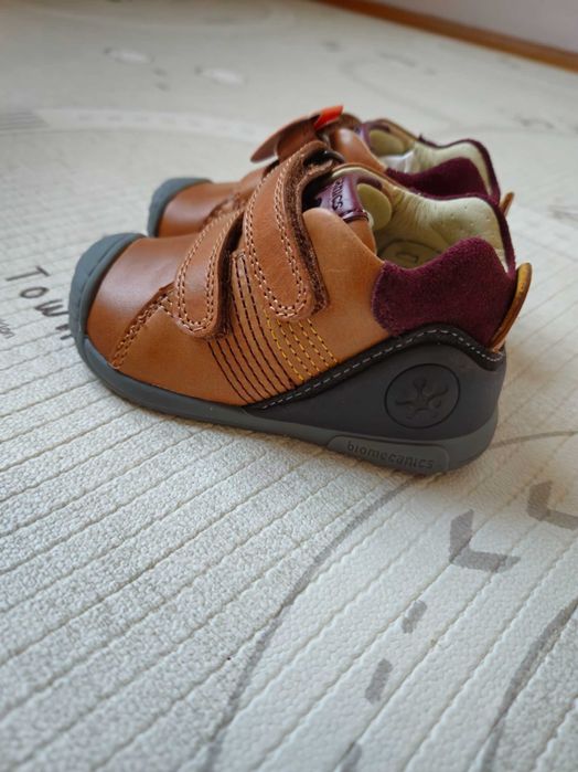 Нови обувки Biomecanics номер 19, вкл. и за прохождане