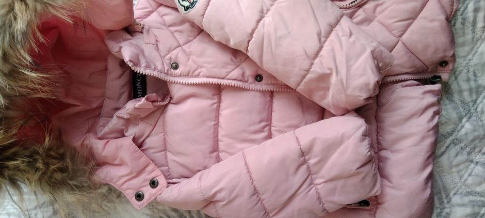 Продам куртку на ребенка