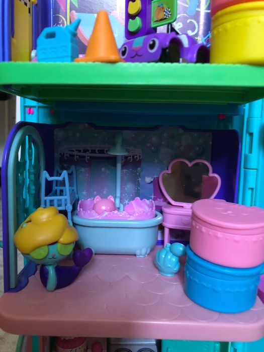 Gabby doll house