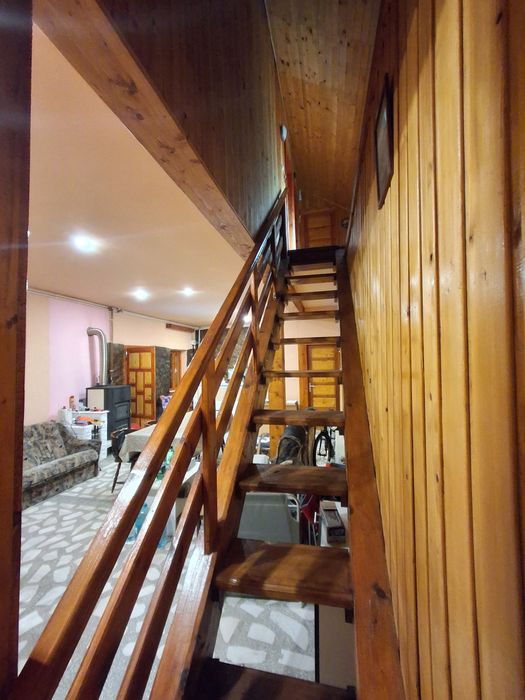 Vand casa de vacanta P+1 Valiug - Crivaia