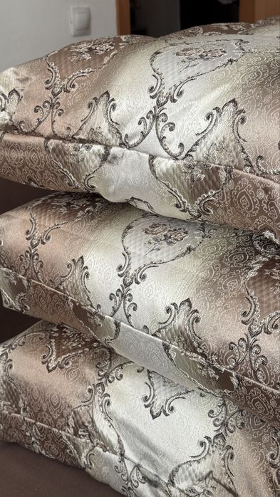 Продам комплект из 3 диванных подушек (спинки).