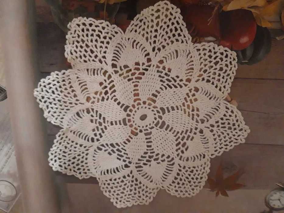 Продавам ажурни салфетки