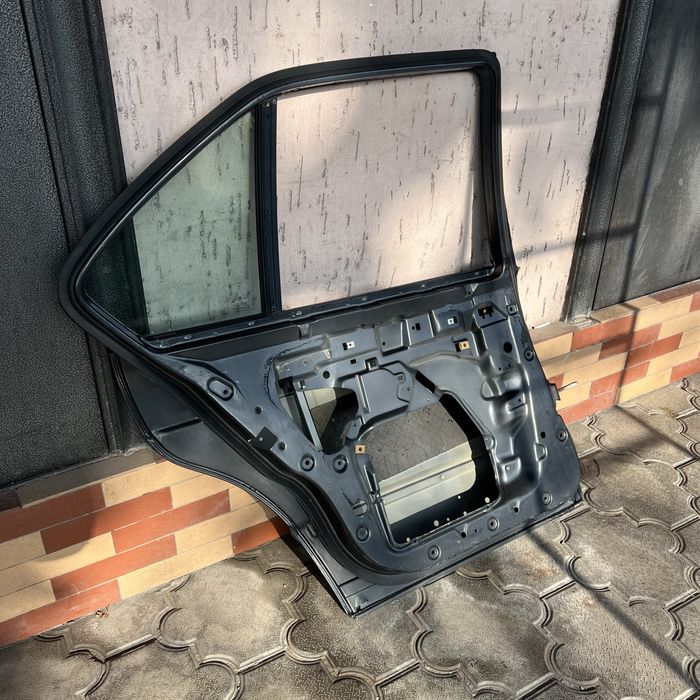 Дверь задняя bmw e34 бмв е34