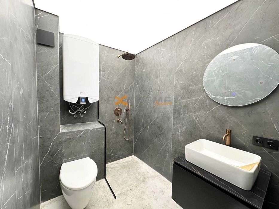 Продава се Тристаен апартамент в Варна, Център - 109 кв.м за 1591 €/кв.м - Снимка #7