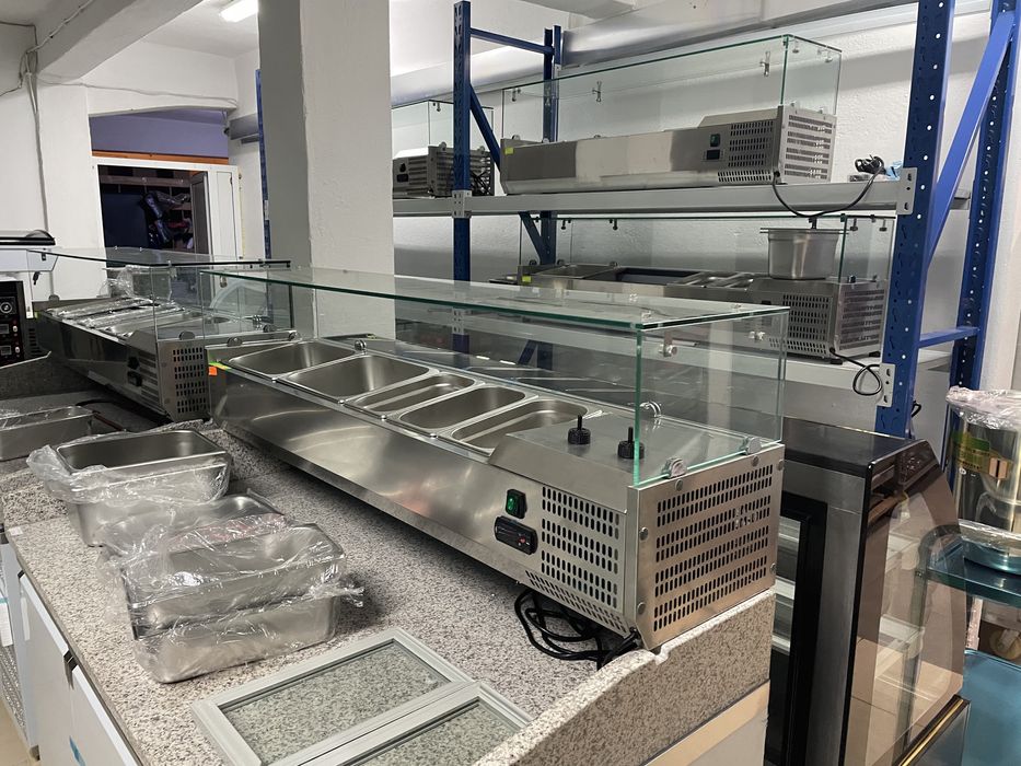 Витрина студена Витрина за торти,пасти и сладки 120см/150см/180см