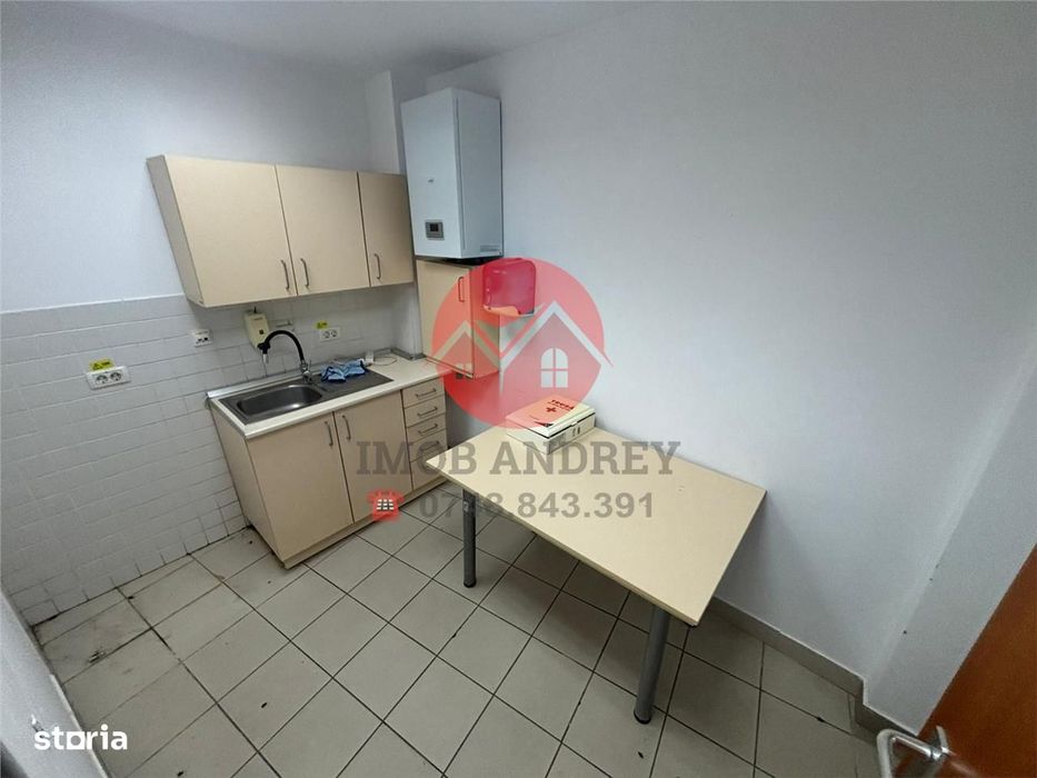 Spatiu comercial ultracentral, 200 mp, vitrina mare – ideal clinicasho