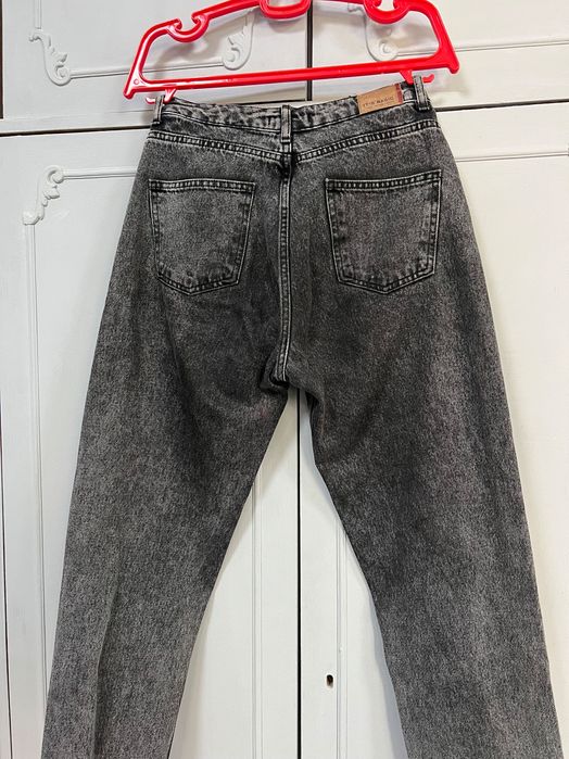 Продам джинсы оптом ,женские все оригинал, все отдам за одну сумму.