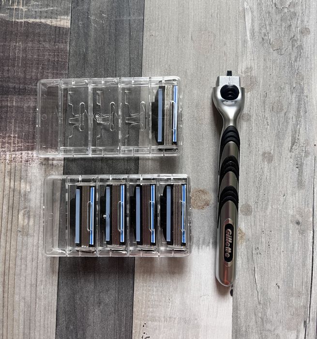 Самобръсначка Gillette Mach 3 + 5 ножчета -