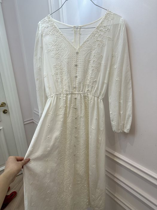 Белое платье на лето