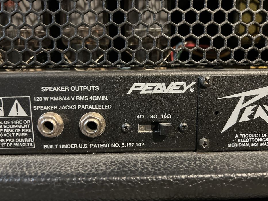 Китарен усилвател Peavey 6505 USA 120w + flight case, мек калъф и foot