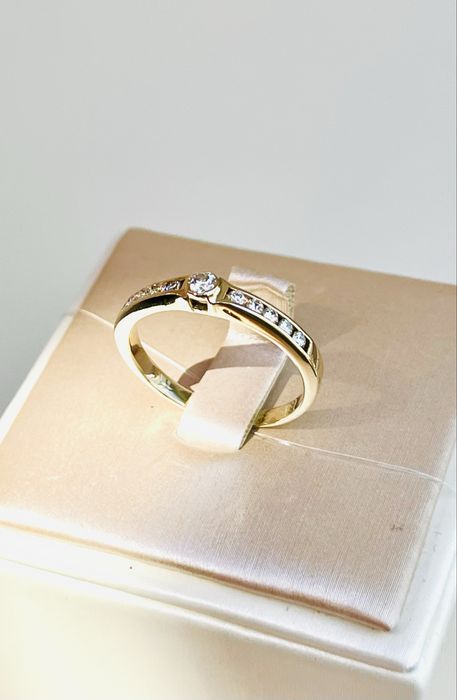 Кольцо золотое с бриллиантами 585