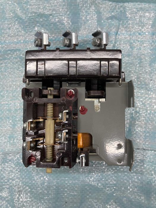 Магнитный пускатель (контактор)