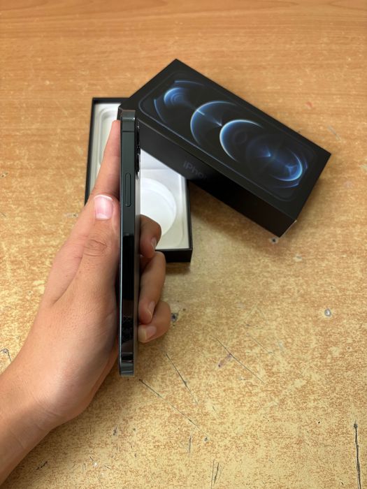Продам айфон 12 про IPhone 12 Pro
