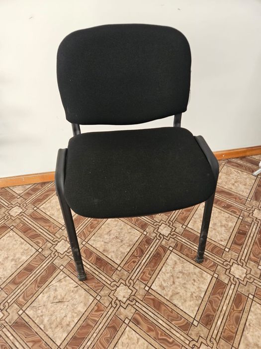 Продам стулья офисные