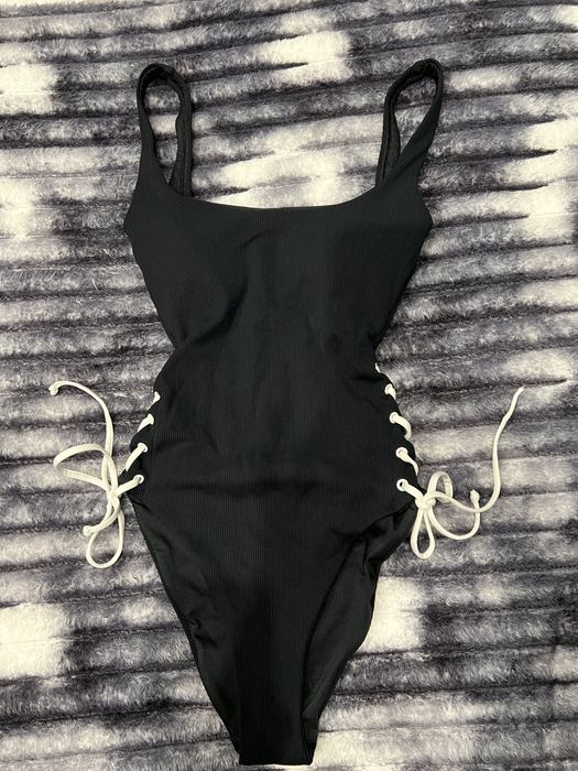 Дамски цели бански