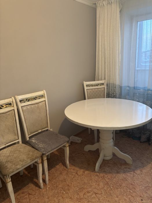 продам стол со стульями