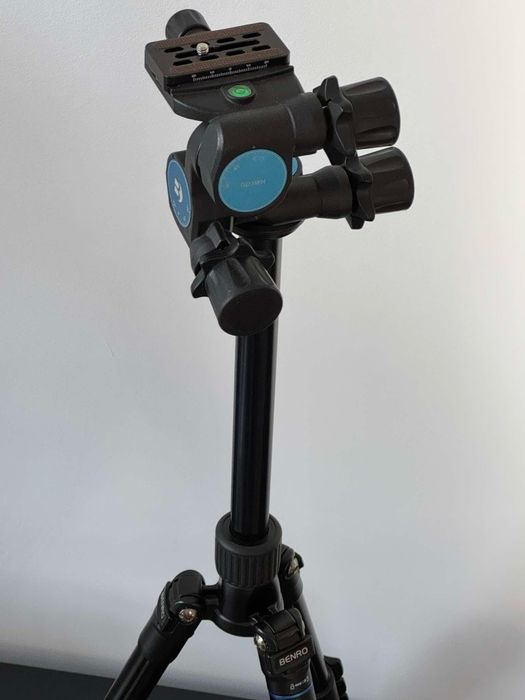 Алуминиев статив Benro и Трипозиционна глава с предавки