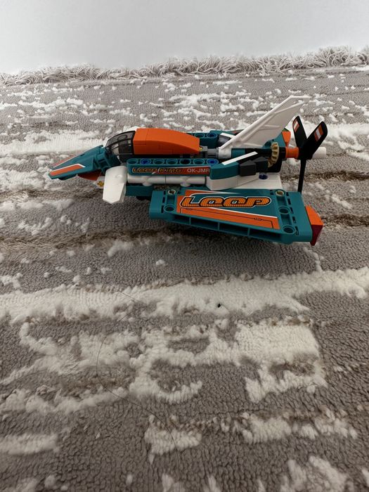 Продам оригинал лего техник