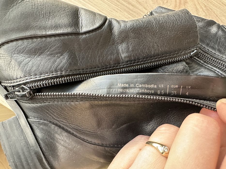 Отличные кожаные челси