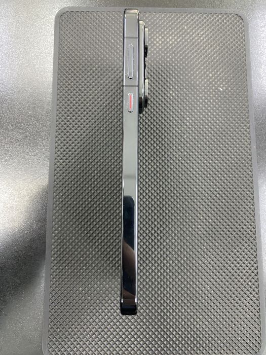 Huawei Pura 70 256GB 12GB RAM гаранция Виваком като нов