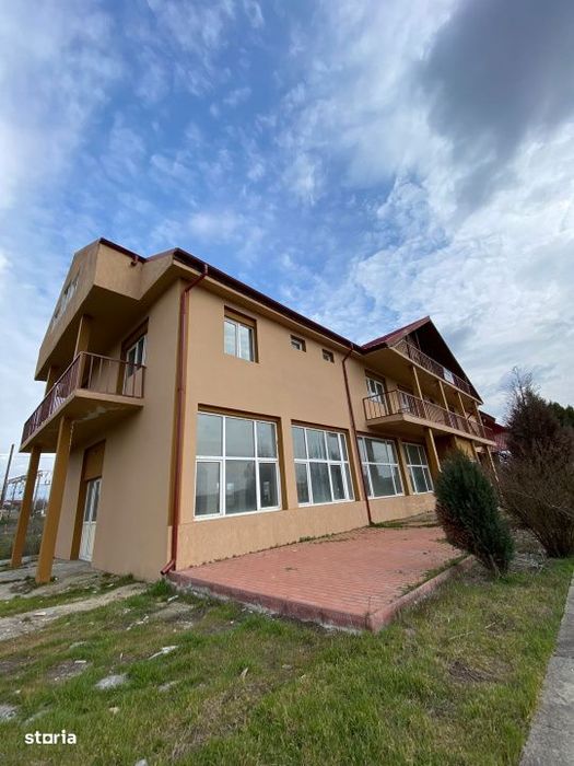 Spatiu comercial P+1+M, 1.000 mp construiti + teren 3.000 mp