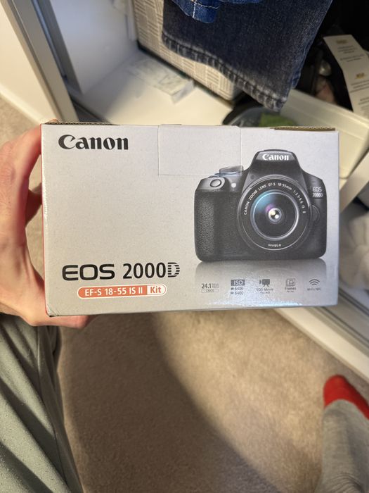Aparat foto Canon DSLR EOS 2000D