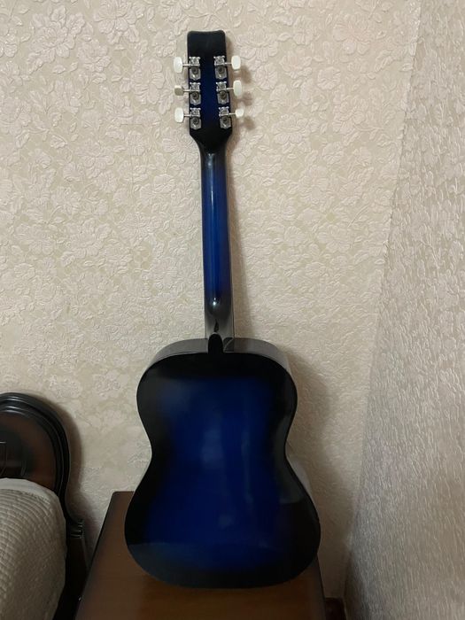 Гитара акустическая в идеальном состоянии