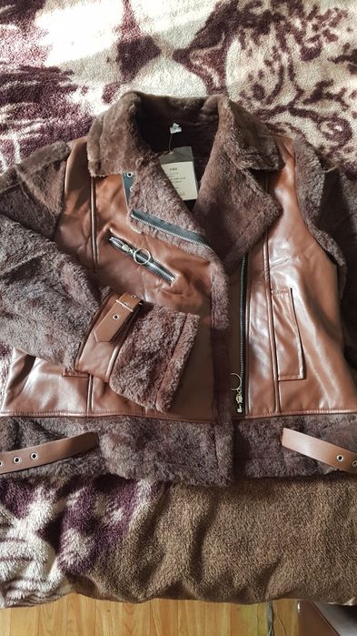 Продам куртку женскую 50 размера