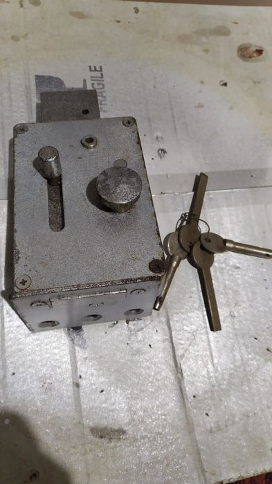 Хороший гаражный замок