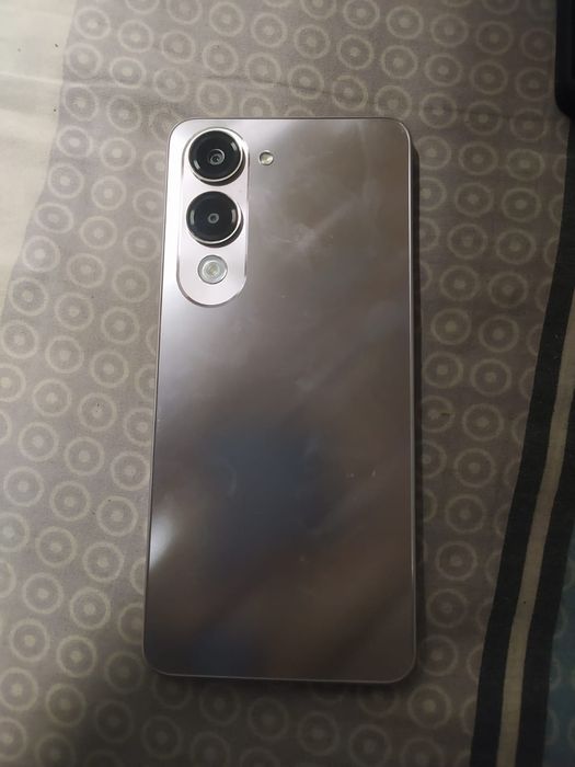 Vivo y04 смартфон