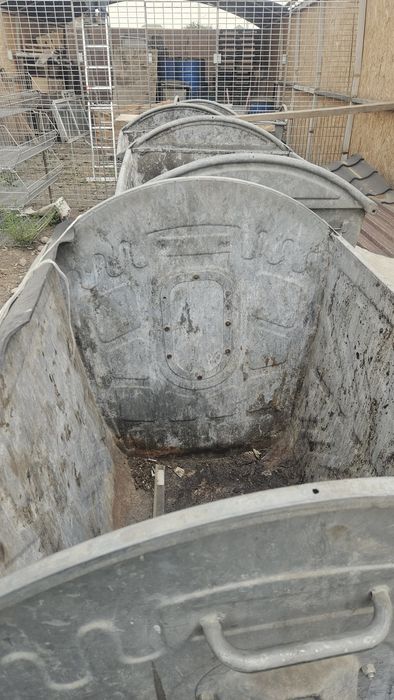 Мусорные Баки...