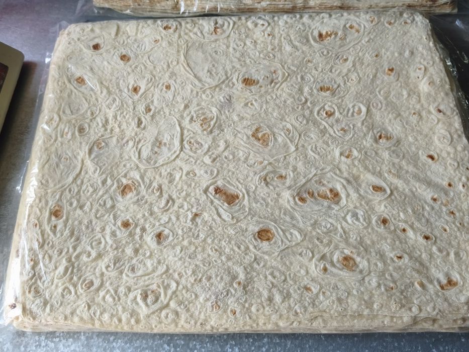 Тонкий лаваш хамири.