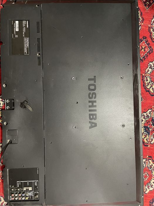 Продаю телевизор Toshiba, 43 дюйма. Не Smart.