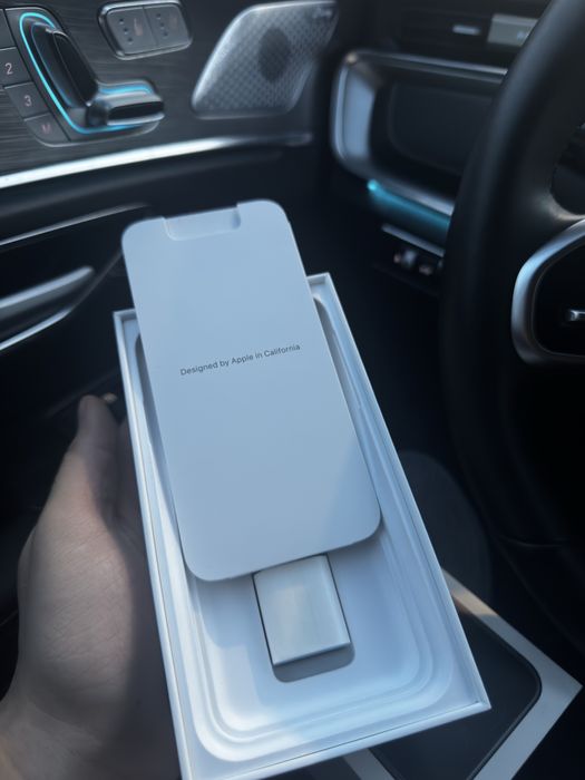 Продам iPhone 11 128g AKB-76