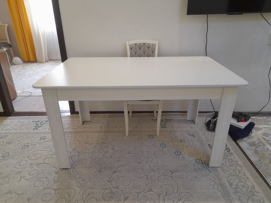 Продаётся  стол гостиной