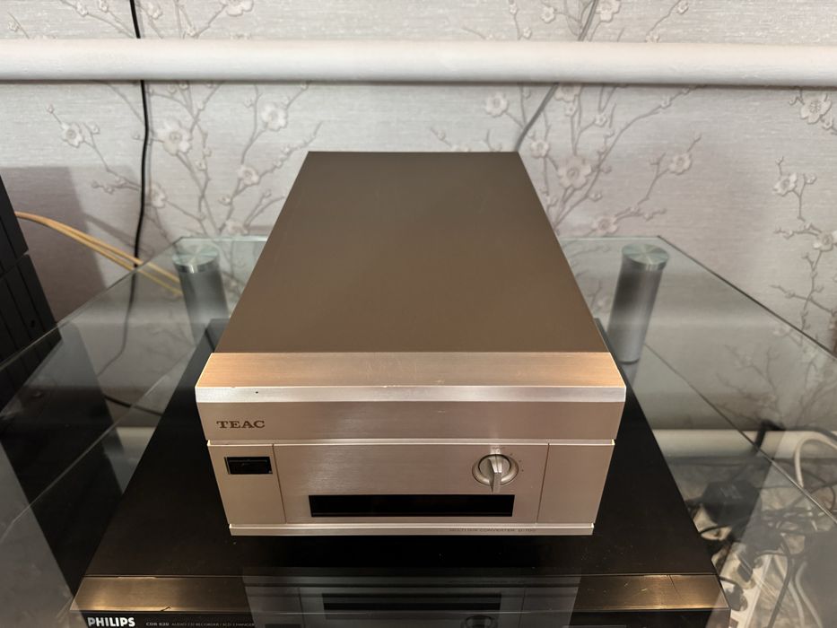 Цифро-аналоговый преобразователь TEAC D700