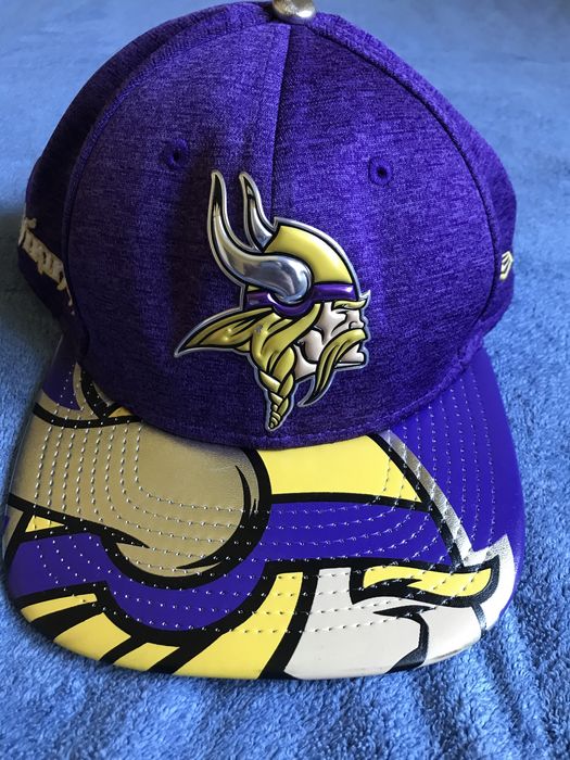 Șepci New Era stare foarte buna