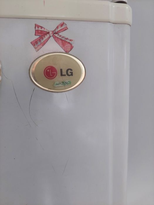 Двухкамерный холодильник LG GR-282MF