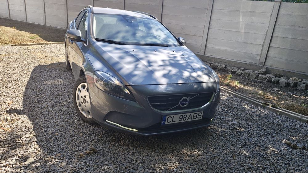 VOLVO V40 2015 — imagine 1
