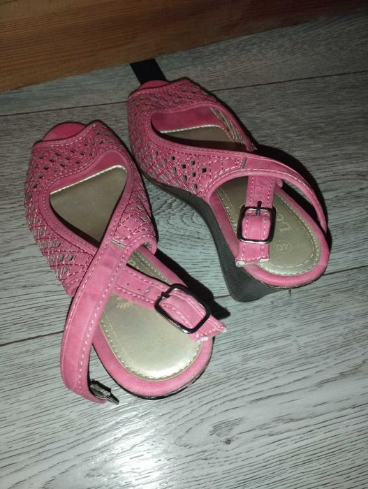 Продам обувь недорого