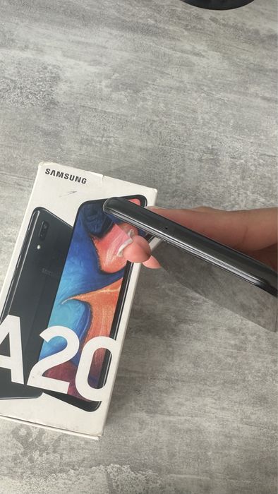 СамсунгА20