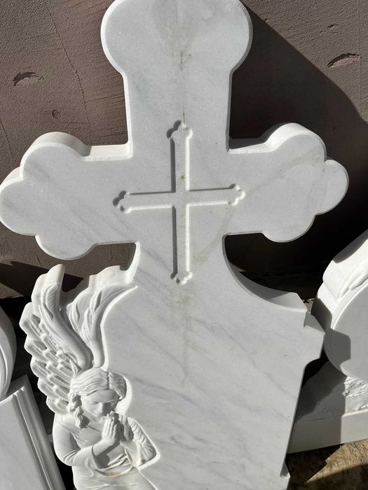 Execut monumente funerare